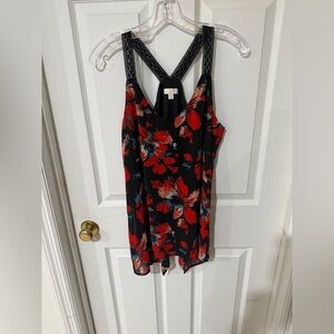 Chic Sleeveless Top with Red and Black Floral Design